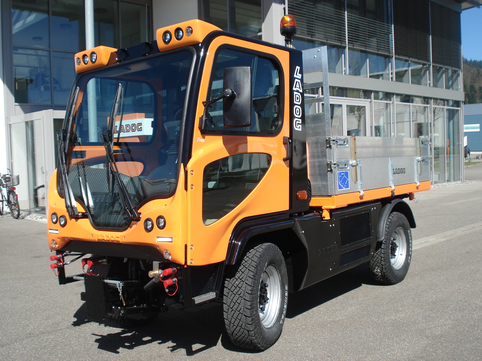 T-1400 mit neuer Optik - LADOG Fahrzeugbau