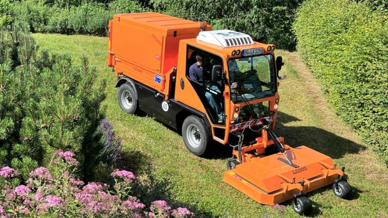 T1250 mit Hochkippbehälter