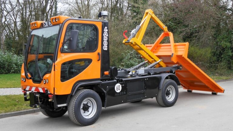 T1400 mit MAYTEC Hakenliftaufbau