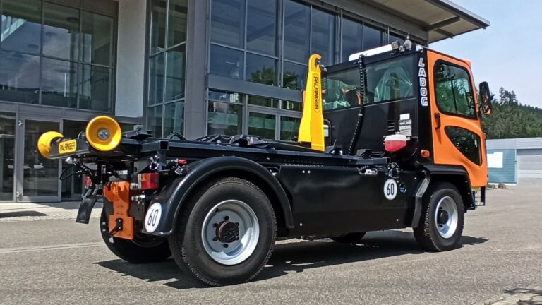 T1700 mit Palfiger Hakenliftaufbau